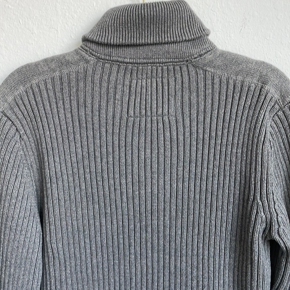 H & M Sweater - Picture 11 of 14